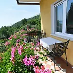 Konukevi Home, And Milica Mošćenička Draga