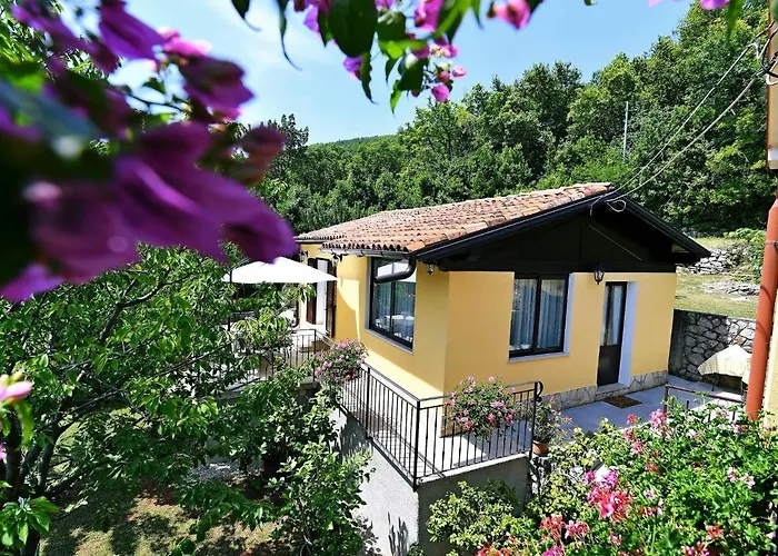Home, And Milica 3* Mošćenička Draga