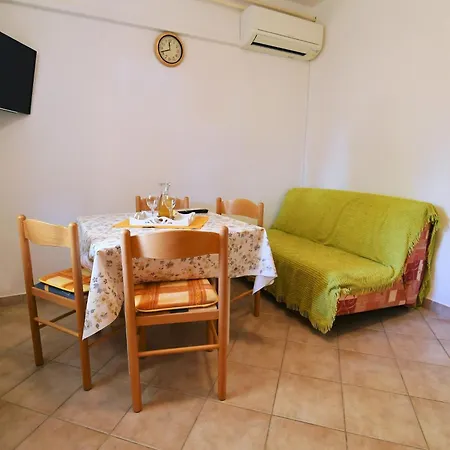 Home, And Milica 3* Mošćenička Draga